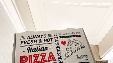 I pay for pizzas by fucking the delivery boy