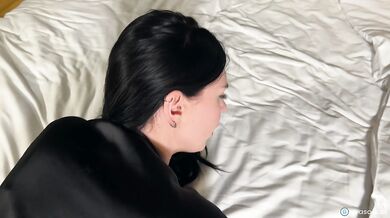A date with a Tinder hottie ended in creampie. Take off the Сondom!