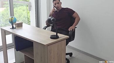 I FUCK AGENT WHO WANTS TO MEET MY BIG COCK