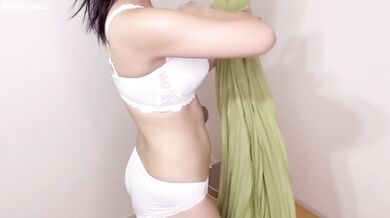 【人妻個人撮影】生クリームまみれの嫁の乳首とまんこをたっぷり舐め回した後、ちんこケーキを嫁にしゃぶらせて顔射(素人日本人カップル/主観/クンニ/フェラ/キス/デカ尻/巨乳/Japanese/asian