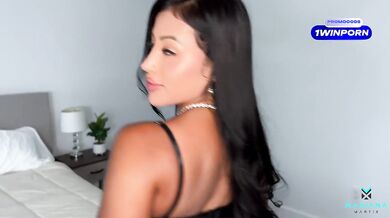Horny beauty from follame.uno gets fucked hard and screams with pleasure - Mariana Martix and Jmac