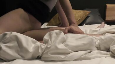 隠語淫乱熟女　堅いのが大好き、下から思いきり突き上げて！