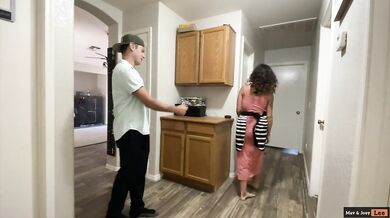 Horny Couple Sneaks Away During Family Thanksgiving: 4