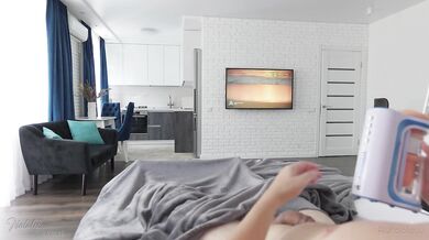 Slutty Stepmom caught her Stepson masturbating with Autoblow