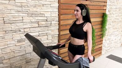 Public fuck and blowjob with a stranger who jerked off in the women's locker room at the gym