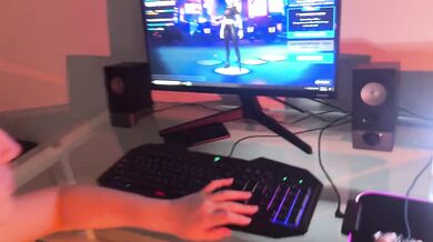 MY BEST FRIEND ASKS ME TO TEACH HER HOW TO PLAY BUT WITH ONE CONDITION