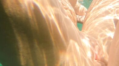 Risky Fucked swim girl underwater Public Anal and pussy fuck on the beach JessiJek