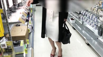 『個人撮影』巨乳熟女にピタッと白ワンピでノーブラ散歩＆お買い物ポッチが。 japanese/hentai/asian/milf/step mom/big tits/日本人/熟女/巨乳/素人/潮吹き