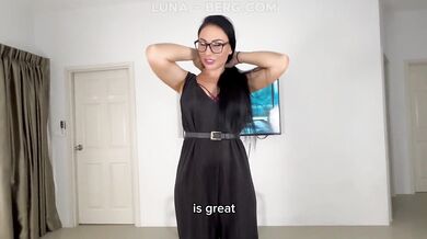 OFFICE SLUT in GLASSES SUCKS BOSS DRY for BONUS