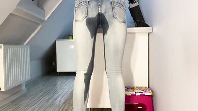 Desperate Pee in Jeans in Kitchen next He Pee on My Ass Tits and in Mouth
