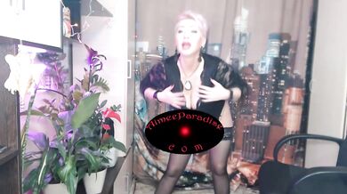 A cool Russian mature whore sucks two dicks and fucks like a spring cat, an abundant creampie!