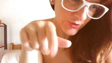 Nicoletta makes you wank like a little wanker worm!