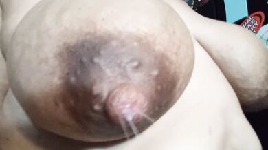 Engorged big tits solo stream breastmilk
