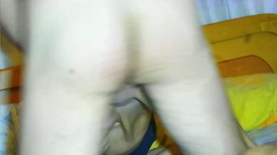 Guy eat his own creampie. (creampie eating)