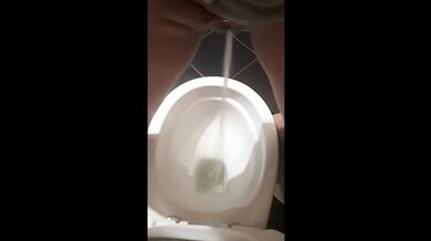 Compilation 5 videos I can also pee standing like a guy