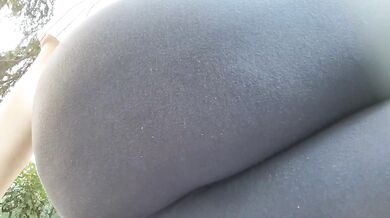 A great hot wet orgasm inside yoga pants in a public outdoor garden
