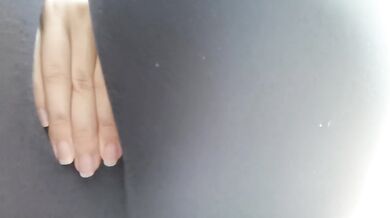 A great hot wet orgasm inside yoga pants in a public outdoor garden