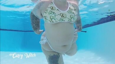 Huge Ass & Legs Slut in Bikini