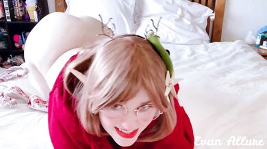 Christmas Elf Bargains Sex for PS5