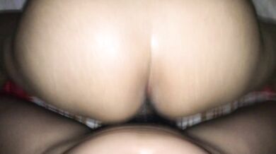 33 YEAR THAI MOM RIDES A DICK ..7.