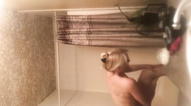 tight body milf on step mom naked after shower! more coming i hope!