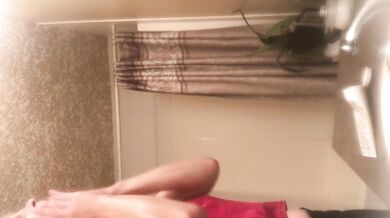 tight body milf on step mom naked after shower! more coming i hope!