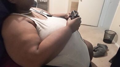 Big tits and gaming