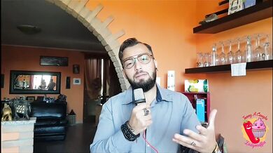 Milf vogliosa prepara i porno pancake