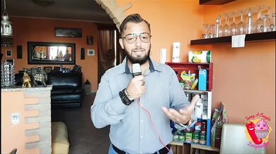 Milf vogliosa prepara i porno pancake