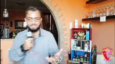 Milf vogliosa prepara i porno pancake