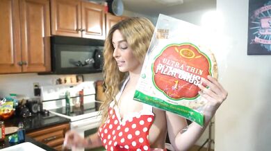 Hot mom makes pizza. Pussy and ass exposed