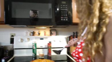 Hot mom makes pizza. Pussy and ass exposed