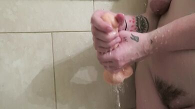 Girlfriend Masturbates In Shower And Apologizes For Cumming Too Soon