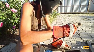 DIY Floating Metal Table part 3 - Welding (MILF NipSlip)