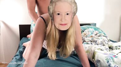 How to fuck the queen