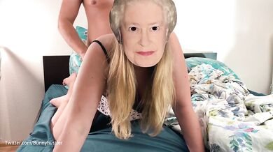 How to fuck the queen