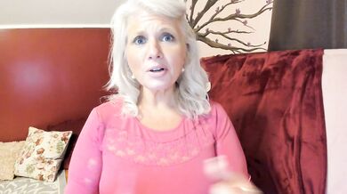 Curvy MILF Rosie Explains: Mommy Fetish