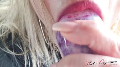 Slut-Orgasma Celeste, having a little fun in my car after a shopping tour