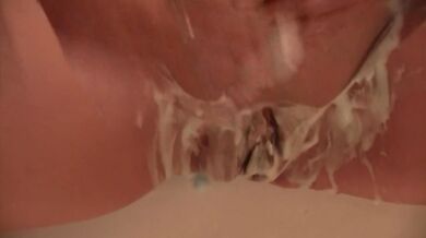 Shaving my hairy pussy before sitting on his face and making him cum
