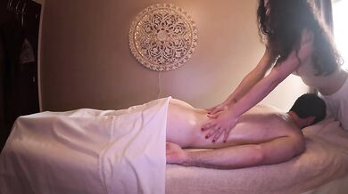 relaxing hot oil massage