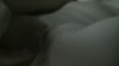 Réveil coquin et première éjaculation de la journée