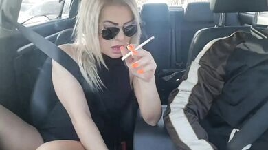 Best friend of my husband fuck my ass after masturbate in his car