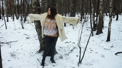 Cum in mouth after blowjob in the winter forest!