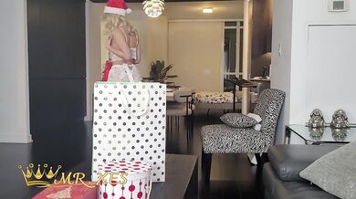 Sky Pierce & Maisey Monroe: 2 Blonde Canadian Snowbunny Baddies Suprise XMAS BBC Worship