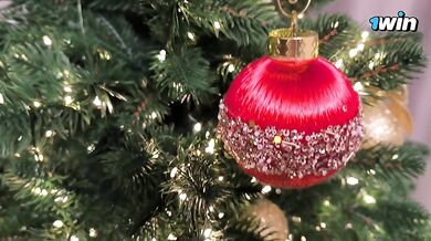 Merry Christmas creampie in creamy pussy .