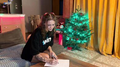 "Christmas miracle!" Santa gave me an anal tree and fucked my tight ass