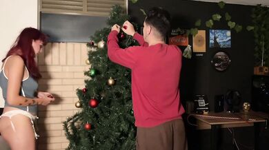 I fuck my stepsister while we decorate Christmas