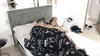 I fuck my boyfriend and he fills my pussy with milk