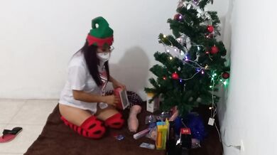 Student goes through her Christmas presents and finds exciting things to masturbate