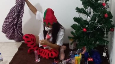Student goes through her Christmas presents and finds exciting things to masturbate